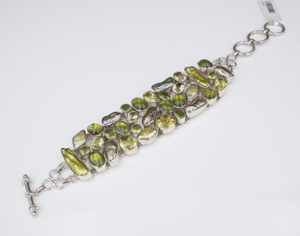 Signed Chunky Sterling Silver Green Multi Gem Bracelet Toggle 7.75  BS2733 For Sale