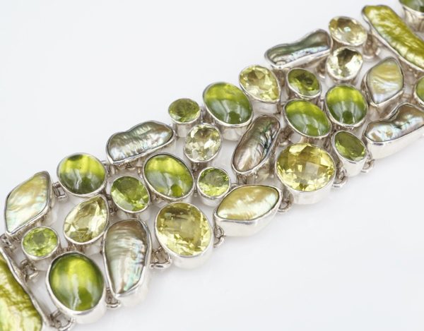 Signed Chunky Sterling Silver Green Multi Gem Bracelet Toggle 7.75  BS2733 For Sale